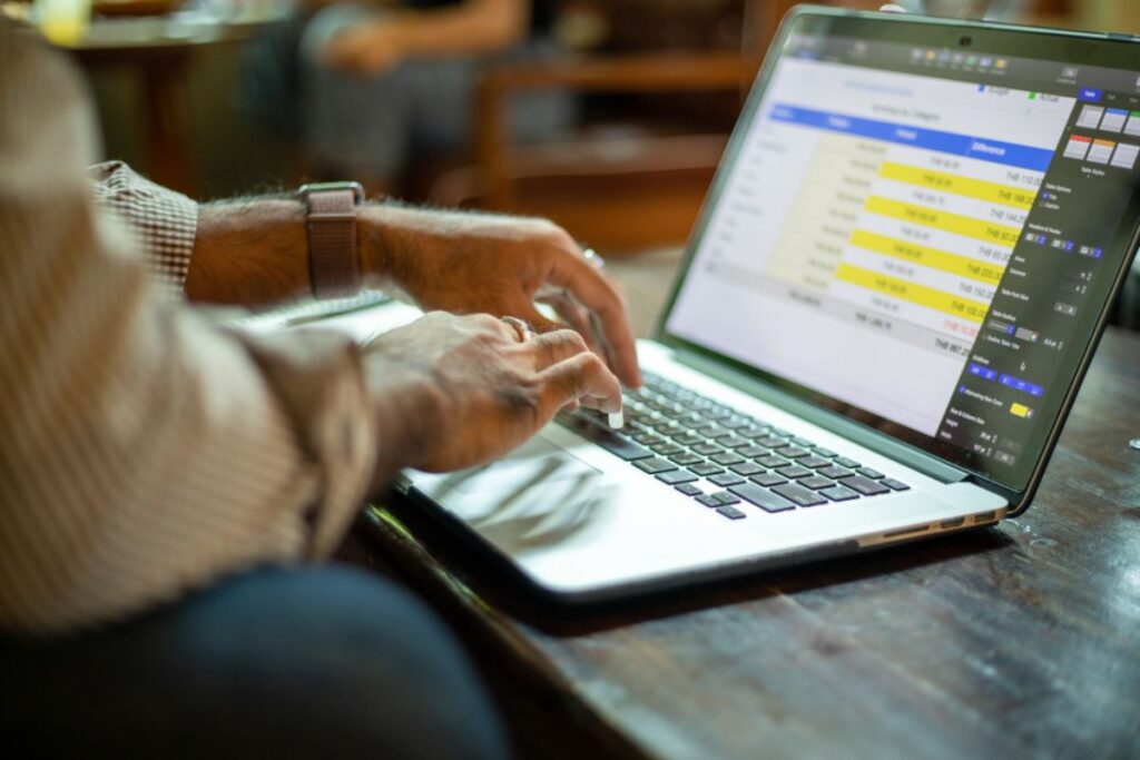 How to Choose the Right Data Entry Outsourcing Partner