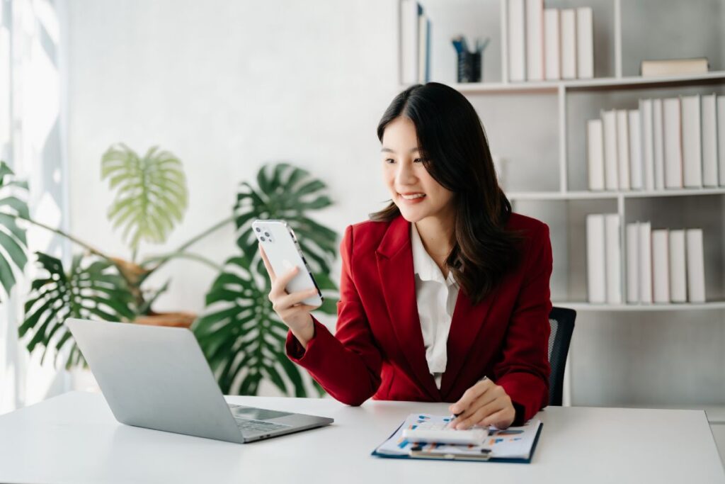Virtual Assistant vs. In-house Employee: Which is Better?