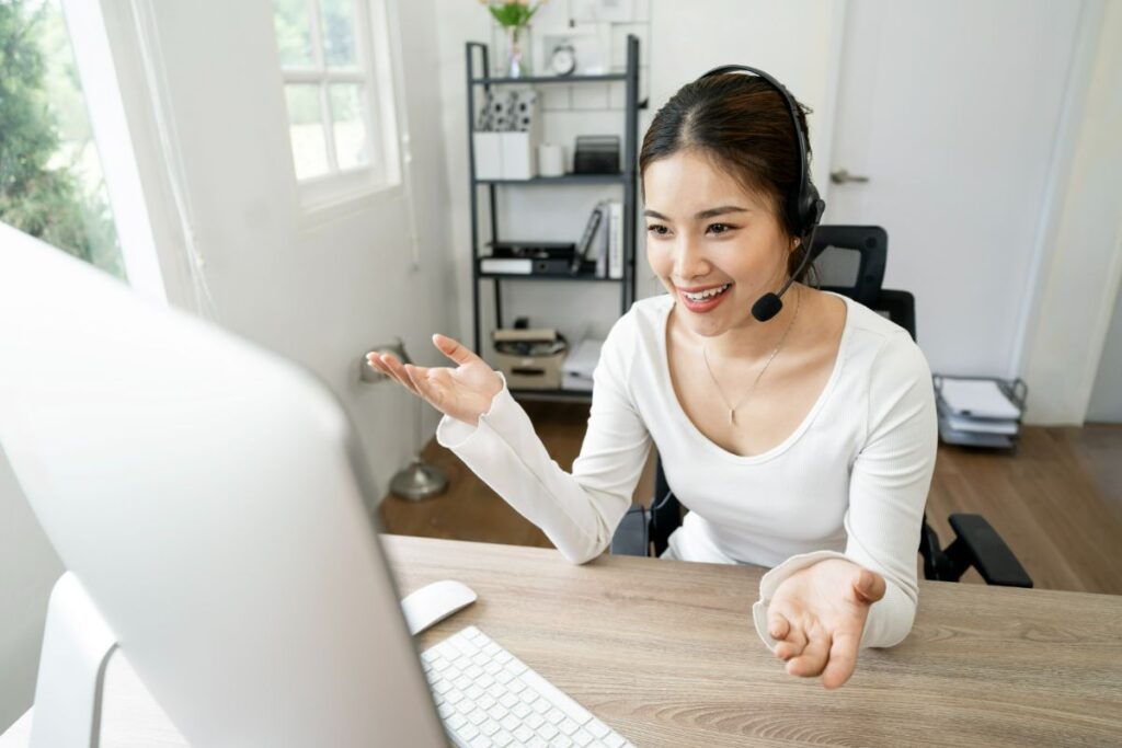 Why Your Business Needs to Outsource Chat Support